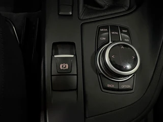 BMW X1 SDrive18i Executive/ NL auto/ Automaat/ Parkeersensoren / 35