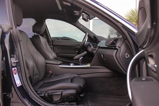 BMW 3-serie Gran Turismo 320i High Executive | Sport Line | NL auto | Keyless entry | Panoramadak | Xenon | HiFi audio | Navigatie Professional | Cruise control | M-sportstuur | PDC / 15