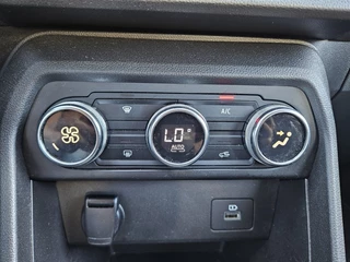 Dacia Sandero Stepway 1.0 TCe Comfort | 1e Eigenaar | Navigatie | Parkeersensoren | Cruise Control | Airco | Stuurbediening | Bluetooth / 24