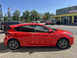 Ford Focus 1.0 EcoBoost Hybrid ST Line X  | Adapt. Cruise | Apple/Android | Stuur- en stoelverwarming | Keyless | PDC v+a incl. camera / 9