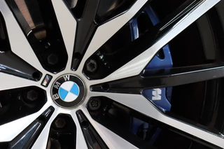 BMW X5 xDrive40i High Executive M Sport Pakket Automaat  / Live Cockpit Professional / Adaptive Air Suspension / Panoramadak Sky Lounge / Bowers & Wilkins / Active Steering / Comfortstoelen / Laserlight / Crafted Clarity / 22 Inch / Leder / M Sportremsysteem / 12