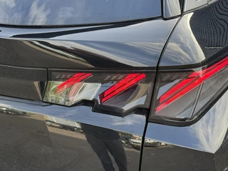 Peugeot 5008 1.6 Plug-in Hybrid 225 PK GT 7 Persoons | Apple Carplay/Android Auto | Climate Control | lichtmetalen velgen 20 Inch | Panorama Dak | Verwarmde Voorstoelen / 9