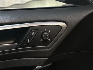 Volkswagen Golf Variant 1.5 TSI 150pk DSG Highline R-Line Stoelverwarming LED Camera Virtual Cockpit / 21