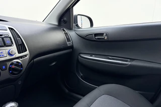 Hyundai i20 1.2i i-Motion 85pk | 5 Deurs | Airco | Lichtmetalen Velgen | Audio | Weinig Kilometers / 23