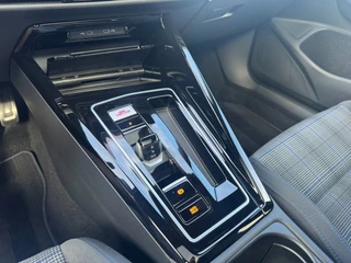 Volkswagen Golf 1.5 eHybrid GTE 272pk / 5JR Garantie / Pano / Trekhaak / DCC / Keyless / Matrix / 360 / HUD / 30