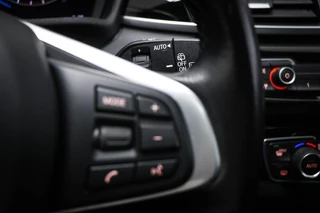 BMW X1 xDrive20i High Executive | PANORAMADAK | HEAD UP | STOELVERWARMING | TREKHAAK / 38
