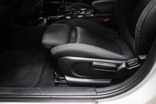 MINI Clubman 1.5 Cooper Business Edition | HALF LEDER | STOELVERWARMING | APPLE | DRAADLOZE LADER | TREKHAAK | 18" / 29