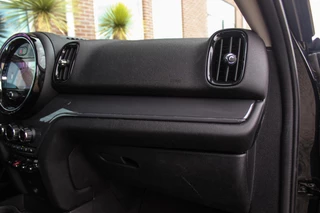 MINI Countryman 1.5 Cooper Essential | 1e eigenaar | NL auto | Driving Assistant | Camera | Sportstuur | Keyless entry | Stoelverwarming | LED | Carplay | DAB | Navigatie | PDC / 39