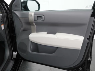 Kia EV3 GT-Line Business Edition 81.4 kWh  - Stoel-/Stuurverwarming - Elektrisch Verstelbare Bestuurdersstoel - Ambient Lighting- Apple Carplay/Android Auto - Fabrieksgarantie t/m 2033 / 43