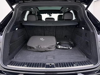 Porsche Cayenne 3.0 E-Hybrid Platinum Edition SOH 100%! 340kw | MEM. SEATS | Luchtvering | pano | stoelverwarming + verkoeling | 360 camera | Bose | sportchrono | mega knappe auto! | incl 12 mnd Bovag garantie | / 12