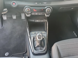 Kia Stonic 1.0 T-GDi MHEV DynamicPlusLine Navi | Stoel en stuurverwarming | Camera | Keyless met startknop | Apple Carplay / Android Auto | Getinte ramen achter | Fabrieksgarantie | NAP / 19