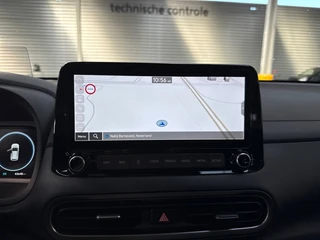 Hyundai Kona 1.6 GDI HEV Premium Automaat Stoelkoel+verw. Carplay Adap.Cruis / 7