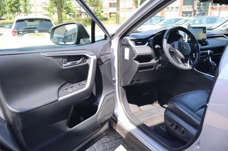 Toyota RAV4 2.5 HYBRID EXECUTIVE JBL NAVI APPLE/ANDROID EL-STOEL MET GEHEUGEN DODEHOEK DETECTIE EL.A.KLEP LED DAB 360* / 9