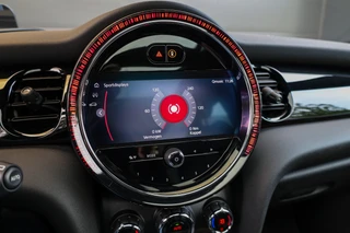 MINI 3-deurs 1.5 Cooper Classic  | PANO | HUD | CAMERA | KEYLESS | LEDER | / 38