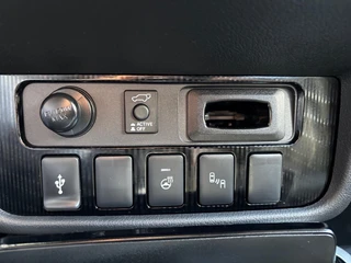 Mitsubishi Outlander 2.4 PHEV Instyle | Trekhaak | Leder | Schuif-kantel dak | Rondom camera | Elektrisch. Achterklep | Stoel en stuurverwarming | Set winterwielen | / 26