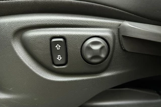 Opel Mokka 1.4 Turbo 140pk Innovation | Navigatie | Parkeersensoren | Camera | Trekhaak | Cruise control | Dealer onderhouden | 19" lichtmetalen velgen | Climate control / 18