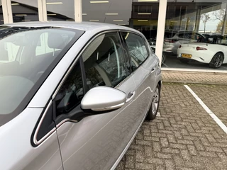 Peugeot 208 1.6 VTi Allure  | Navi | Bluetooth | Cruise | ECC | Regen- en Lichtsensor | Trekhaak / 17