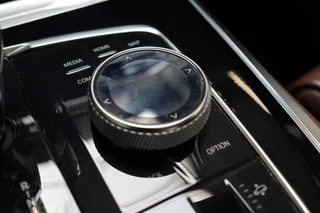 BMW X5 xDrive40i High Executive M Sport Pakket Automaat  / Live Cockpit Professional / Adaptive Air Suspension / Panoramadak Sky Lounge / Bowers & Wilkins / Active Steering / Comfortstoelen / Laserlight / Crafted Clarity / 22 Inch / Leder / M Sportremsysteem / 24