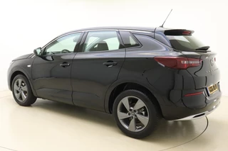 Opel Grandland 1.2 Turbo GS 130pk | Navigatie via APP | Climate Control | Stoel - Stuurverwarming | Parkeersensoren | Lichtmetalen Velgen | AGR Stoelen / 2