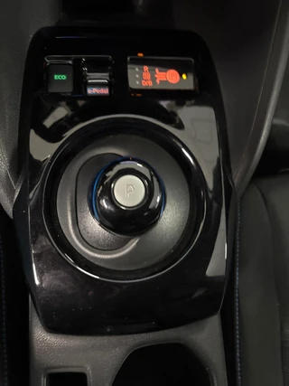 Nissan LEAF N-Connecta 40 kWh / camera / Navigatie / cruisecontrol /boeken/stoelverw / 21