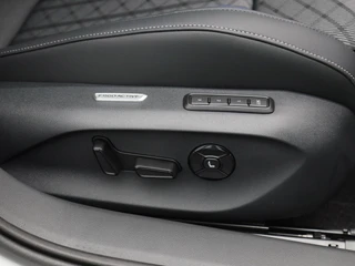 Volkswagen Passat Variant 1.5 eHybrid 272 Pk R-Line | Black Style | Stoel/Stuurverwarming | Panoramadak | 360 Camera | Head Up | Memory | Trekhaak | 19 Inch | 155 Km !! / 46
