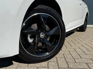 Skoda Kamiq 1.0 TSI Monte Carlo * Panoramadak * Parkeercamera * Navigatiesysteem * Keyless entry* / 9