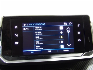 Peugeot 2008 1.2 Puretech 130pk Allure / 25
