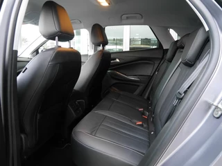 Opel Grandland 1.6 Turbo Hybrid Business Executive | Stoelverwarming en ventilatie | 225 PK | 19 inch lichtmetalen velgen | Lederen bekleding | Parkeersensoren v+a | Elektrisch verstelbare bestuurdersstoel / 13