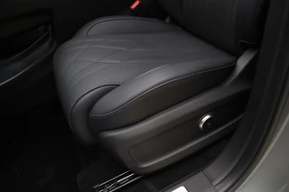 Omoda 9 Premium Hybride 537 PK Automaat | NIEUW MODEL | DEMO | Mat lak | Schuif/kanteldak | Lederen bekleding | Massagestoelen | Keyless | Stoel & Stuurverwarming | 7 jaar garantie / 25
