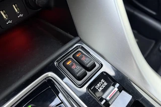 Mitsubishi Eclipse Cross 2.4 PHEV Prestige Automaat | SOH: 98% | Lederen bekleding | Panoramisch schuifdak | Stoel & Stuurverwarming | Camera | Climate control | Extra getint glas / 36