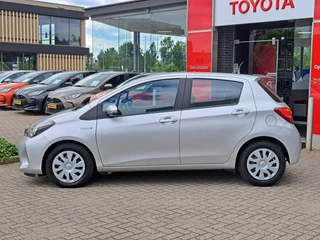 Toyota Yaris 1.5 Hybrid Aspiration / 5