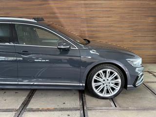 Volkswagen Passat Variant 2.0 TSI R-line Executive Business | VOL! | PANO | IQ.LIGHT | Dynaudio| Virtual | Leder | HuD | Trekhaak / 28