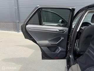 Volkswagen T-Roc 1.5 TSI DSG Active CLIMA*CARPLAY*PDC*STOELVERW / 23