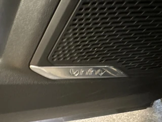 Lynk & Co 01 1.5 / Pano / Navigatie / Camera / Infinity / memory / Elek. klep / Apple carplay / 15