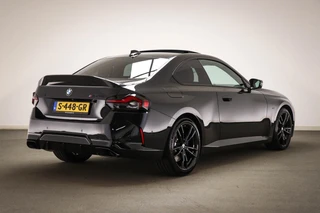 BMW 2-serie Coupé M240i xDrive High Executive | SCHUIFDAK | HARMAN KARDON | HEAD UP | DRAADLOZE LADER / 2