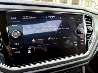 Volkswagen T-Roc 1.5 TSI Style Business  Panoramadak, Stoelverwarming, App Connect / 9