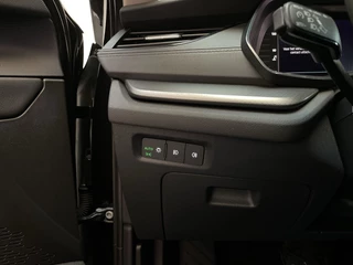 Skoda Octavia Combi 1.0 e-TSI DSG Business Edition Navigatie Parkeersensoren App-Connect DAB+ / 23