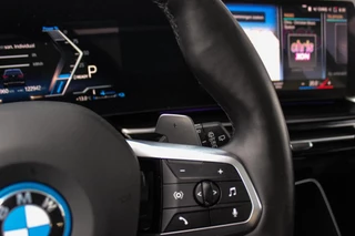 BMW 2-serie Active Tourer 230e xDrive Luxury Line | 1e eigenaar | BTW auto | Driving Assistant | Harman Kardon | 360 camera | Panoramadak | Head-up | M-sportstuur | Keyless entry / 23