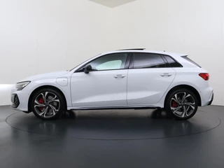 Audi A3 Sportback 45 TFSI e S edition Competition 272pk PHEV| 8.000KM!  | INCL. BTW | 143km RANGE WLTP!! | ADD. CRUISE | PANORAMADAK | FABRIEKSGARANTIE t/m 04-2027| MEGA COMPLETE AUTO| S-LINE BINNEN + BUITEN| LEDER| / 6