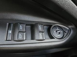 Ford Kuga 1.6 Titanium NAVI PDC TEL LM LEER TREKHAAK / 41