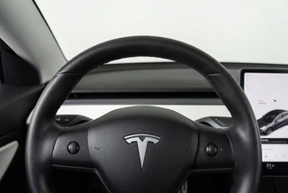 Tesla Model 3 Long Range AWD 75kWh 90% SOH l NL Auto l FSD 3 | Pano | Leder / 12