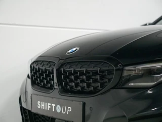 BMW 3 Serie Touring M340i xDrive Panoramadak | M-Stoelen | Harman Kardon | CoPilot / 40