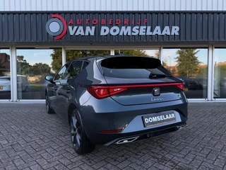 SEAT Leon 1.4 TSI eHybrid PHEV FR 204PK Trekhaak Camera Carplay ACC / 7