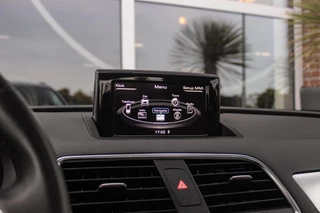 Audi Q3 2.0 TFSI quattro Pro Line | S-tronic Automaat | Panoramadak | 211 pk | Stoelverwarming | Climate control | Navi | Xenon | Bluetooth | 18 inch | PDC | Quattro / 22