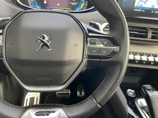 Peugeot 3008 1.6 Plug-in Hybrid 4WD 300 pk GT AUT  | 1e eigenaar | carplay | panoramadak | navigatie | 3D cockpit | 2 laadkabels | BTW / 30
