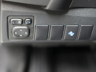 Toyota Auris 1.8 Hybrid Aspiration / 27