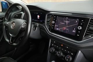 Volkswagen T-Roc 1.5 TSI 150pk DSG Sport Trekhaak Stoelverwarming Camera Keyless Navigatie / 4