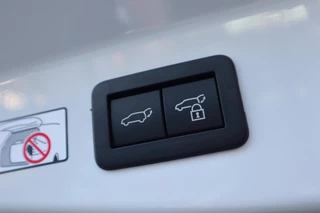 Toyota C-HR PLUG-IN HYBRID 220 GR SPORT NIEUW&DIRECT LEVERBAAR! BLIND-SPOT STOEL/STUURVERW. 19"LMV PARK-SENSOREN KEYLESS / 7