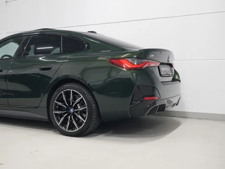 BMW i4 M50 84 kWh Schuifdak | Harman Kardon | CoPilot / 38