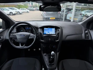 Ford Focus Wagon 1.0 ST-Line Cruise Navi Airco Carplay / 2